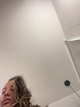 DianaHopson online show from December 5, 11:22 am