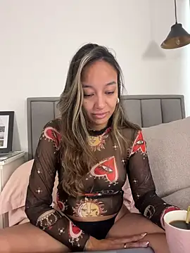 DianaHopson online show from December 18, 11:48 am