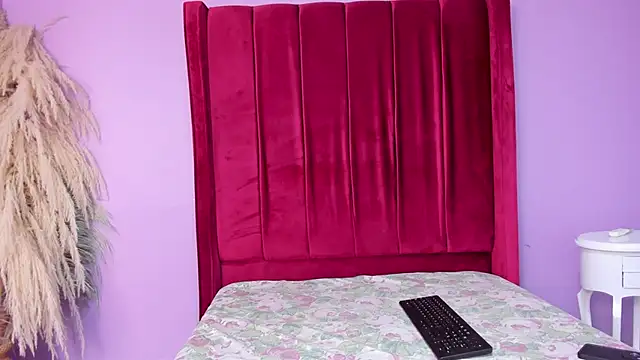 Shanelle   online show from April 20, 2:09 pm