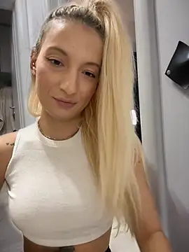 Snapshot of Ella_Charm chatting on October 10, 4:56 pm Ella Charm online show from October 10, 4:56 pm