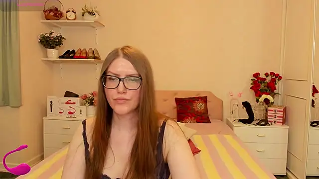 AmandamurX online show from July 3, 1:50 pm