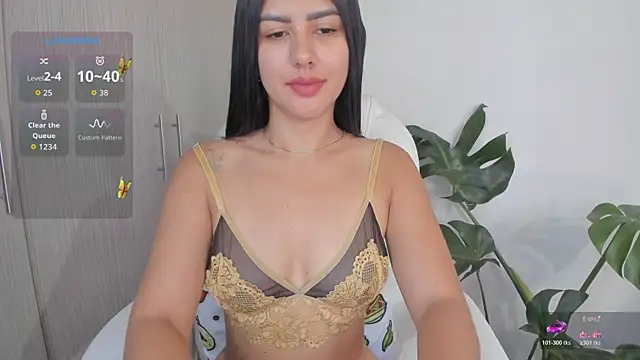 whitneyr  online show from December 15, 1:05 pm