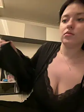 Angela Fosterr online show from June 27, 6:25 pm