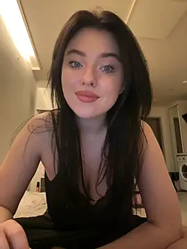 Angela Fosterr online show from March 29, 6:18 pm