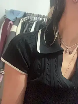 Ameellie online show from April 18, 7:58 pm