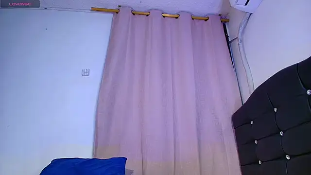 Mia depp online show from July 3, 3:23 am
