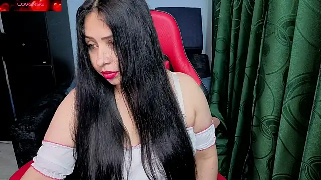 charlotee lovee69 online show from July 1, 1:38 am