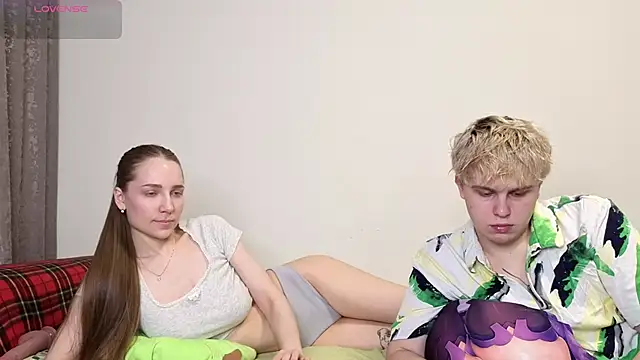 Emily and Ilumi online show from February 27, 3:17 am