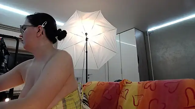 ILoveToFeelU online show from October 15, 7:22 am