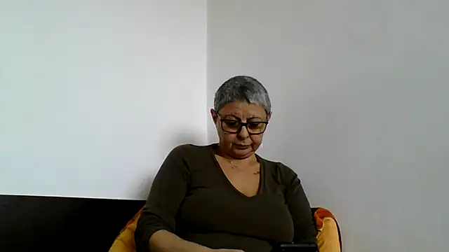 roseblak42 online show from December 16, 10:54 am