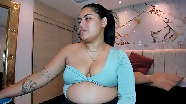 kiana cream online show from June 2, 8:10 pm