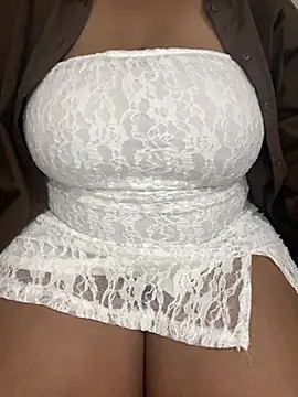 CARAMELGODDESSX23 online show from August 2, 12:30 pm