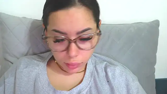 LovelyJulliette online show from March 17, 1:59 pm