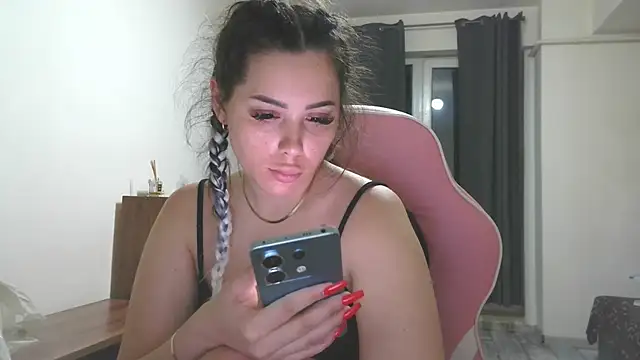 LovelyJulliette online show from July 5, 6:13 pm