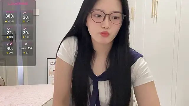 Snapshot of rose-u chatting on October 8, 2:49 am rose-u online show from October 8, 2:49 am