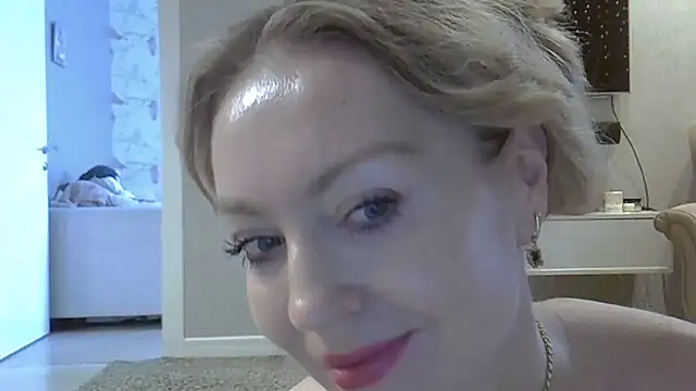 ZarinaSwift online show from March 12, 4:48 am