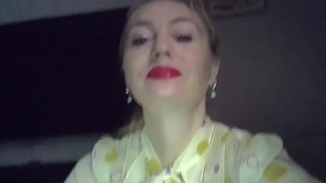 Snapshot of ZarinaSwift chatting on September 11, 4:24 am ZarinaSwift online show from September 11, 4:24 am
