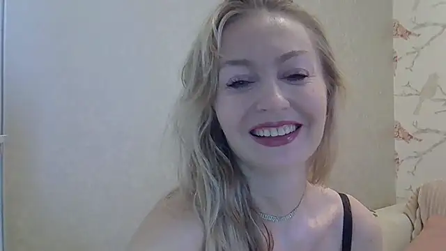 Snapshot of ZarinaSwift chatting on September 24, 4:55 am ZarinaSwift online show from September 24, 4:55 am