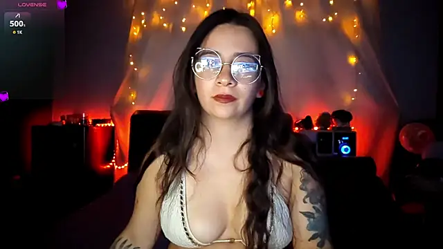 Alaia sam online show from July 31, 11:17 pm