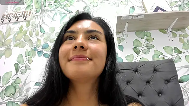 atilanadiaz7 online show from December 1, 7:16 pm