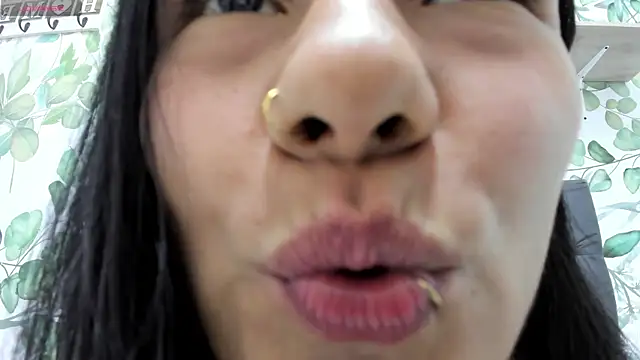 atilanadiaz7 online show from October 6, 3:50 pm