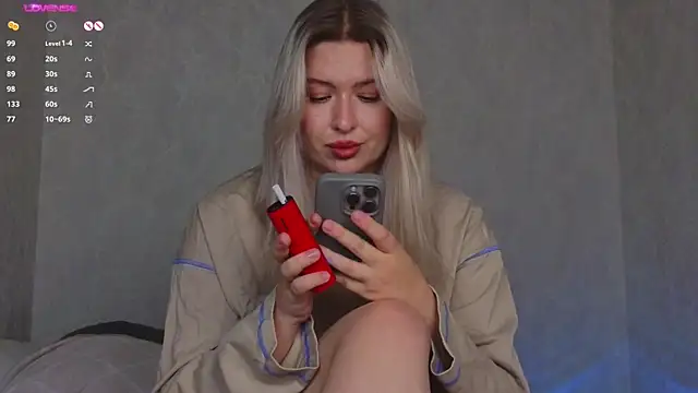 helen frogg online show from October 23, 8:15 pm