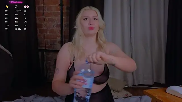 helen frogg online show from December 16, 8:15 pm