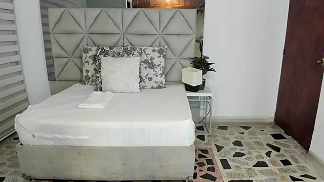 nina pons online show from October 20, 11:19 pm