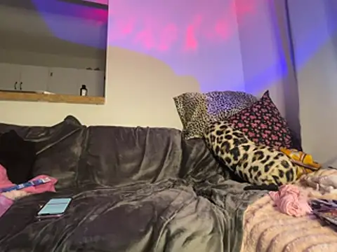 youluuvxo online show from July 19, 2:19 pm