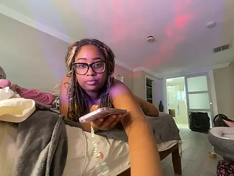 youluuvxo online show from July 24, 11:44 pm