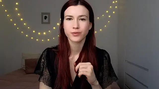 AliciaNewell online show from March 25, 3:15 pm