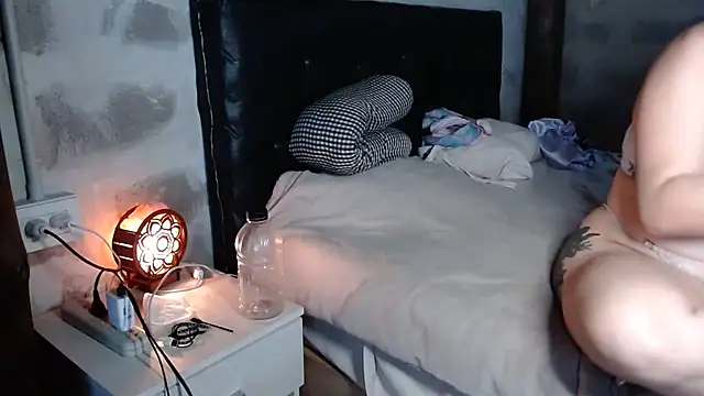 Snapshot of nenamalanenamala chatting on October 14, 8:22 pm nenamalanenamala online show from October 14, 8:22 pm