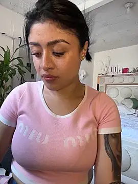 lucianaroy online show from March 26, 6:53 pm