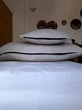 lupita84 online show from April 11, 10:19 am