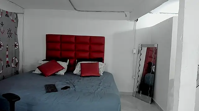 Snapshot of LyonGallego_ chatting on September 16, 12:57 pm LyonGallego online show from September 16, 12:57 pm