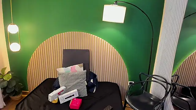 taylor bennet online show from November 9, 12:12 pm