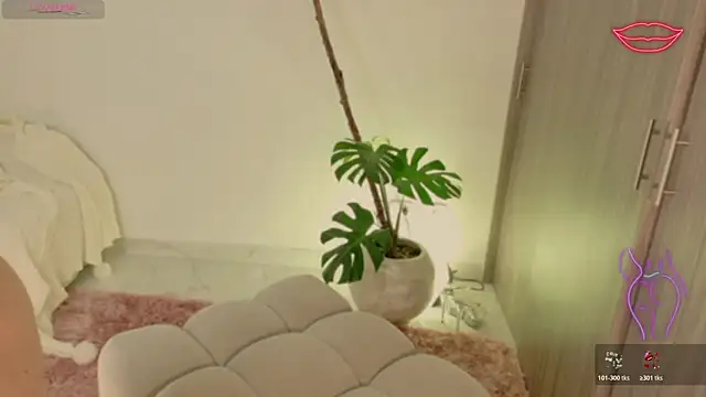 LindseyMoss online show from December 17, 4:27 am