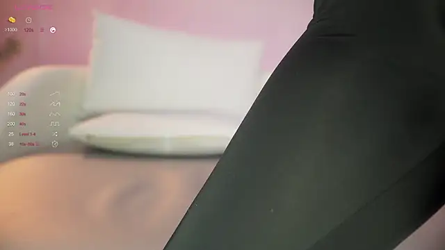 Snapshot of mia_colin1_ chatting on September 29, 8:36 pm mia colin1 online show from September 29, 8:36 pm