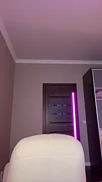 JessIsLove online show from February 9, 4:59 am