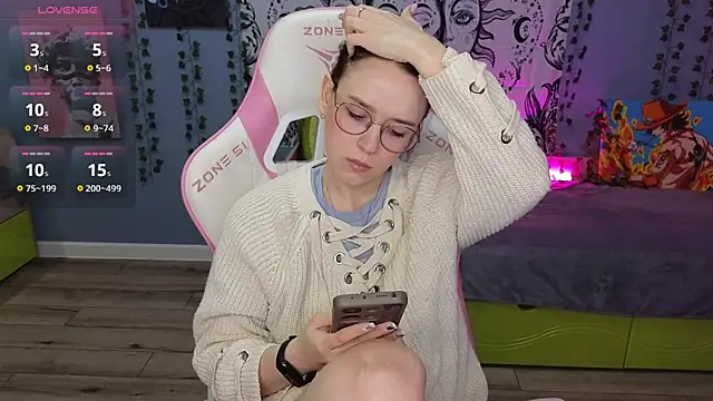 Snapshot of Sweet_frosti chatting on September 24, 2:32 am Sweet frosti online show from September 24, 2:32 am