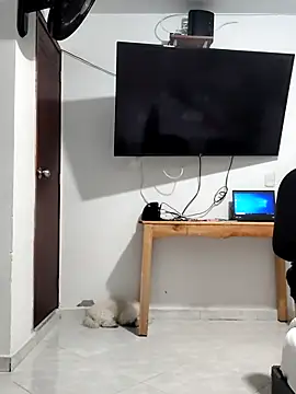 CurvySara1 online show from February 11, 8:32 pm