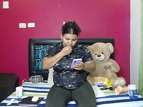 karolhot916 online show from April 11, 8:23 pm