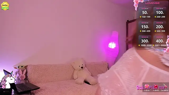 EvaUniporn online show from March 26, 5:25 pm