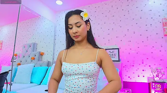 JulietaReyess online show from October 27, 2:12 pm