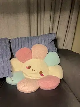 YellowHoneyDip online show from January 13, 7:51 pm