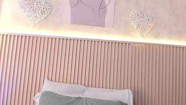 daiana curly online show from January 7, 7:50 pm