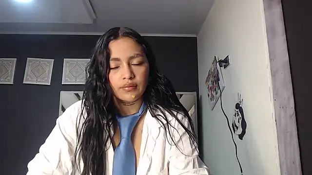 fairylatin222 online show from April 17, 8:55 pm