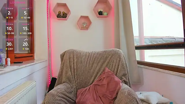 Awesome Jolie online show from April 10, 6:52 am