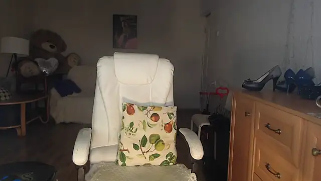 Snapshot of V-Alice chatting on September 10, 3:45 pm V-Alice online show from September 10, 3:45 pm