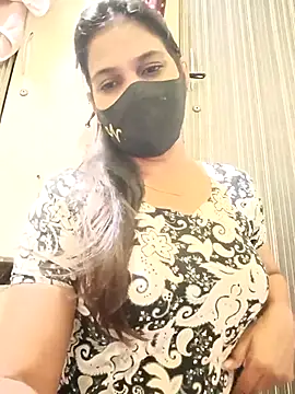 indianliza online show from October 4, 8:13 pm